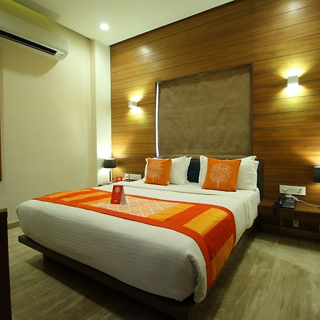 Oyo 8992 Hotel Kyra Ahmedabad Exterior foto