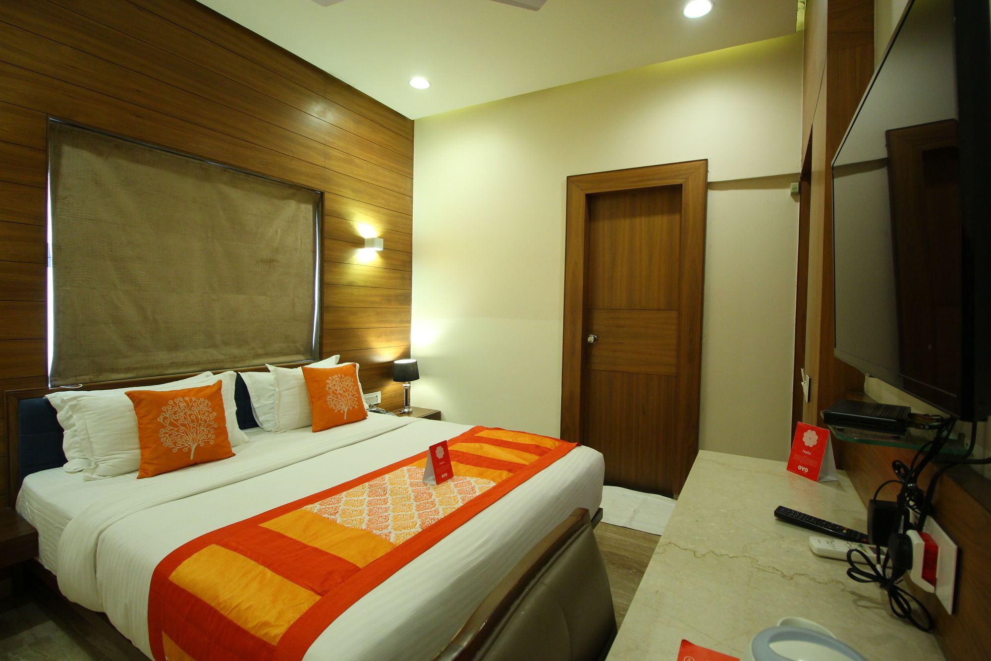 Oyo 8992 Hotel Kyra Ahmedabad Exterior foto