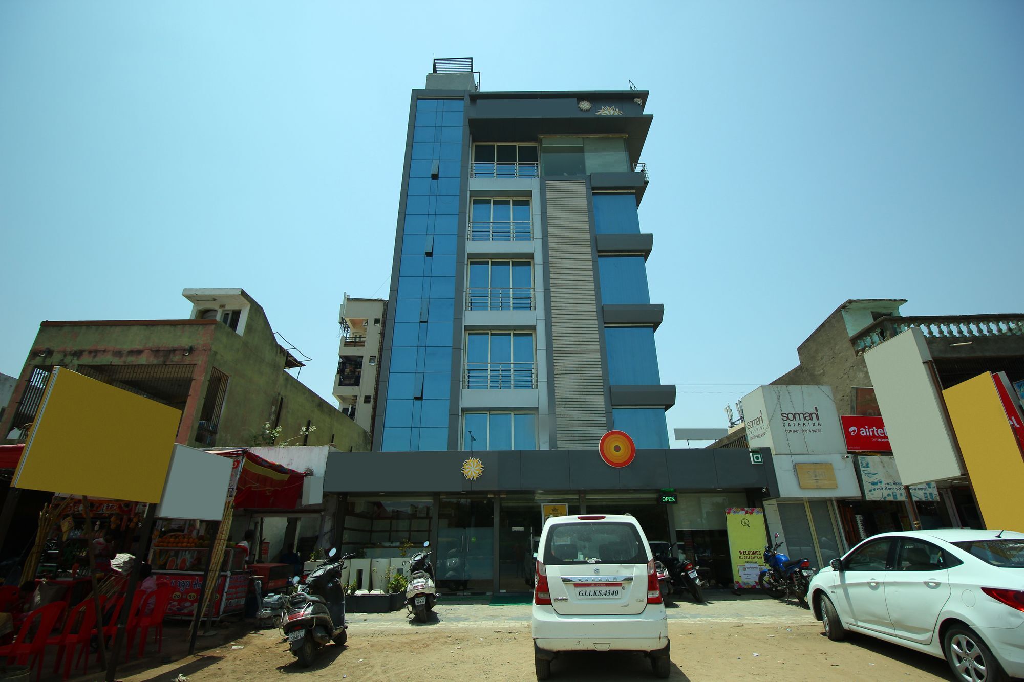 Oyo 8992 Hotel Kyra Ahmedabad Exterior foto